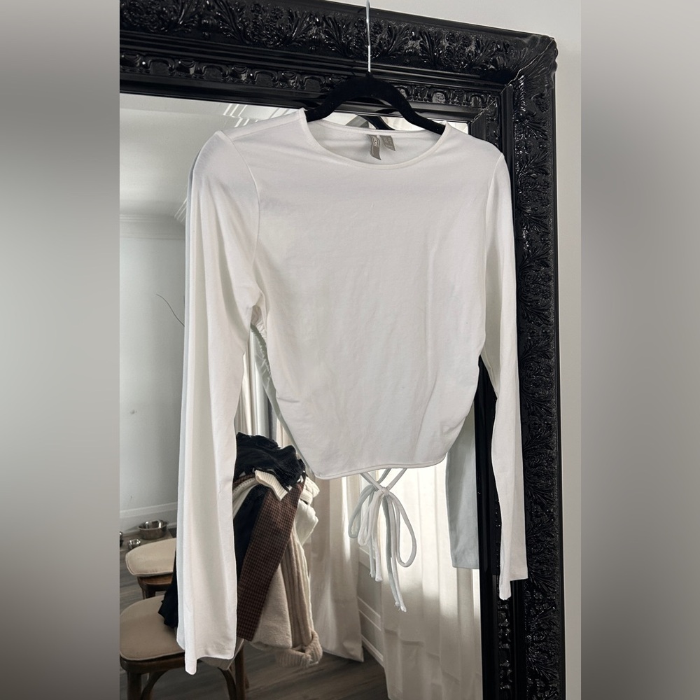 OPEN BACK LONG SLEEVE